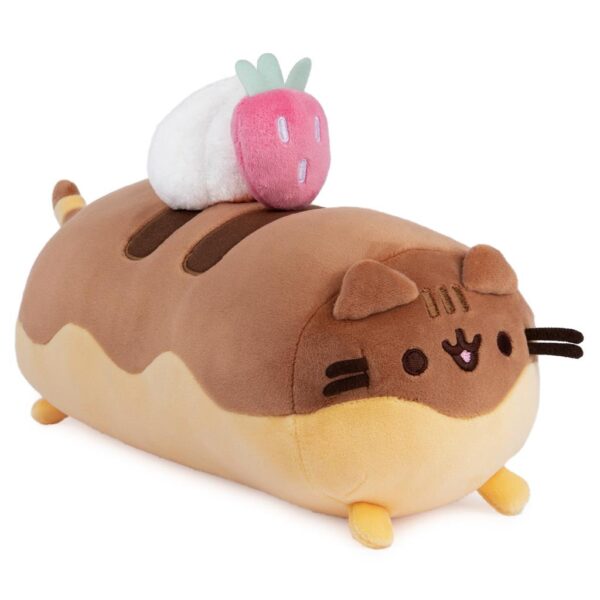 An éclair Pusheen plushie